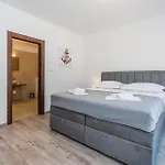 Casa de Férias Four-bedroom In Bilice