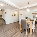 Four-bedroom In Bilice