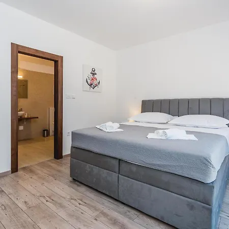 Casa de Férias Four-bedroom In Bilice