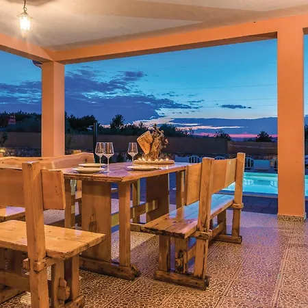 Four-bedroom In Bilice