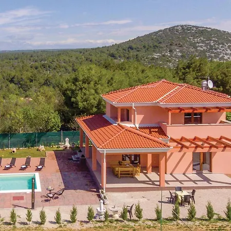 Ferienhaus Four-bedroom In