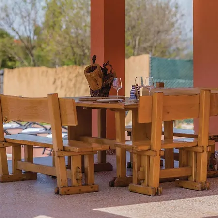 Four-bedroom In Casa de Férias Bilice