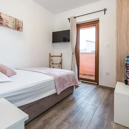 Four-bedroom In Casa de Férias Bilice