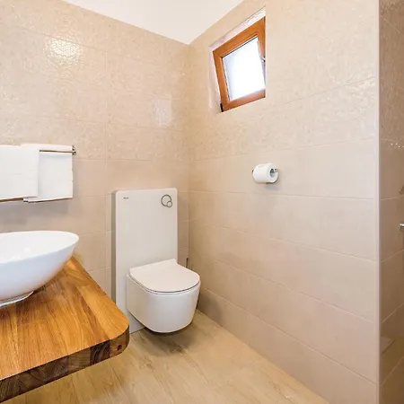 Four-bedroom In Bilice