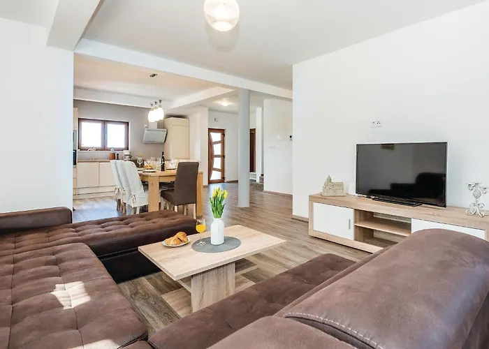 Four-bedroom In Holiday home