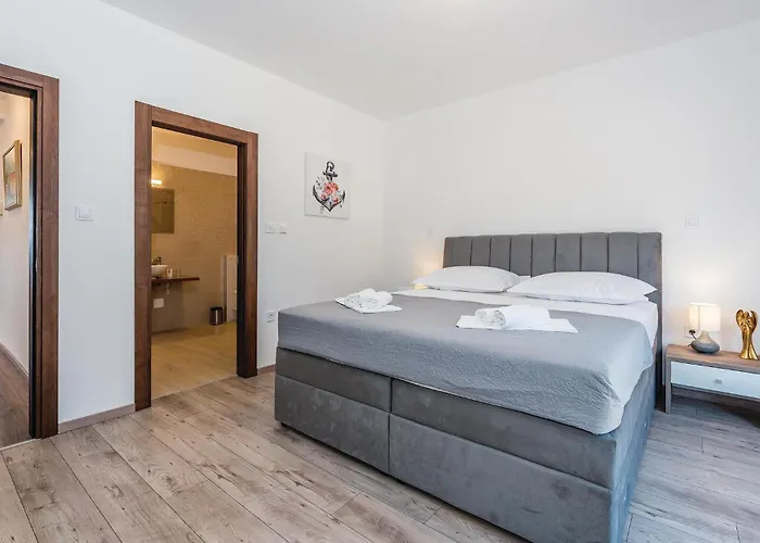 Holiday home Four-bedroom In Bilice