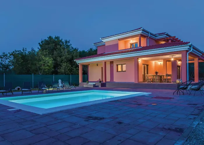 Four-bedroom In Holiday home