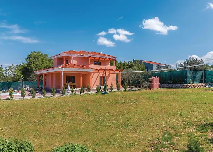 Four-bedroom In Ferienhaus Bilice