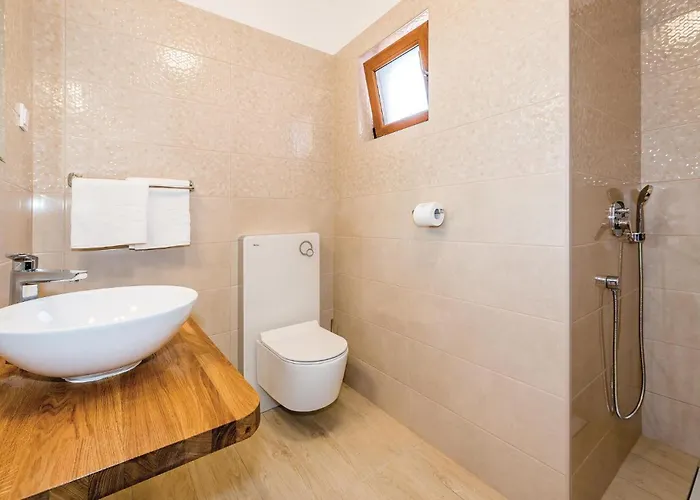 Four-bedroom In Bilice